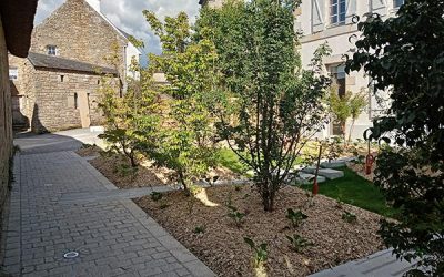 Patio de la Mairie de Ploemel