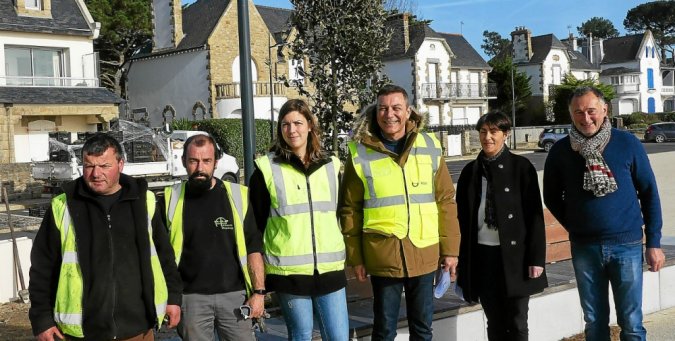 Carnac – Boulevard de la plage : 5 000 arbustes et plantes en cours de plantations