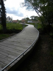 Passerelle-bois-ZAC-Beausoleil-St-avВ--(2)